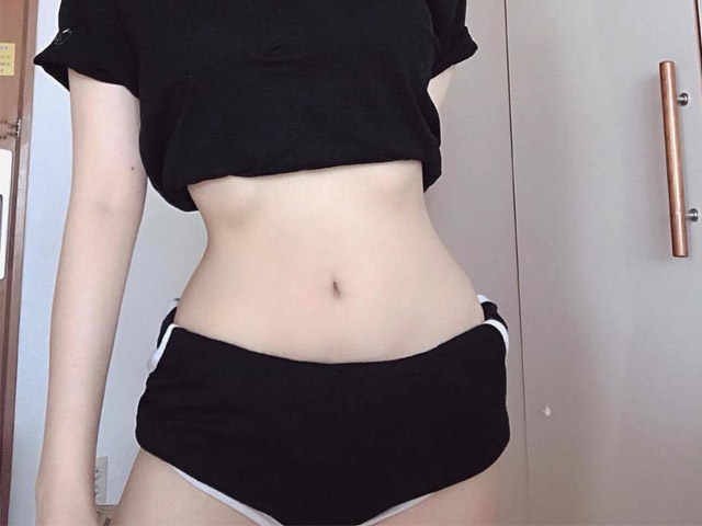 Thời trang - Chị em Hàn khoe tối đa dáng ngọc khi diện mốt quần "bèo nhèo" tưởng chỉ mặc đi ngủ