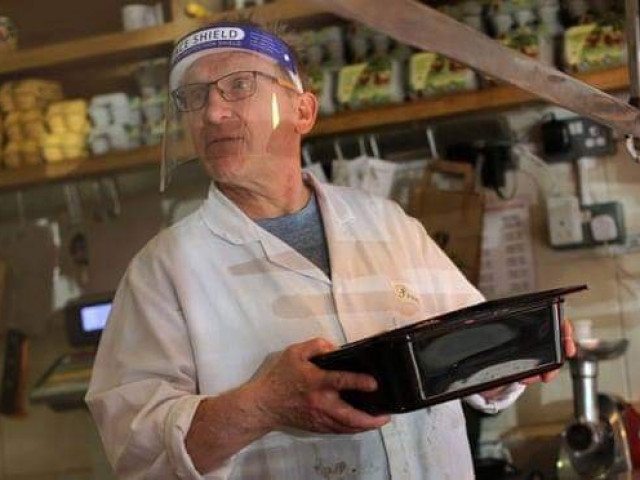 Sức khỏe đời sống - Tấm chắn giọt bắn không hiệu quả trong việc ngăn chặn vi rút SARS-CoV-2