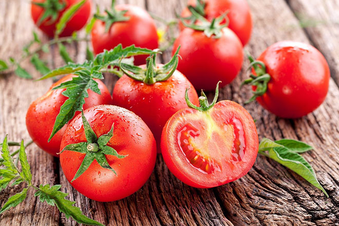 Cà chua mang vị umami rõ nét nhờ hàm lượng glutamate dồi dào.