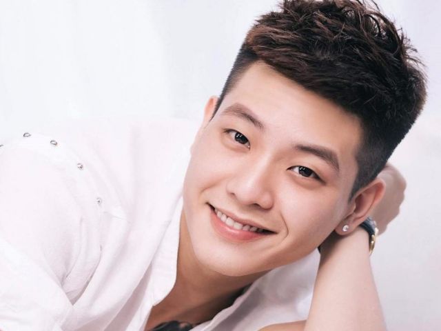 Giải trí - Quân A.P đạt nút vàng YouTube chỉ sau 4 MV và 1 năm đi hát