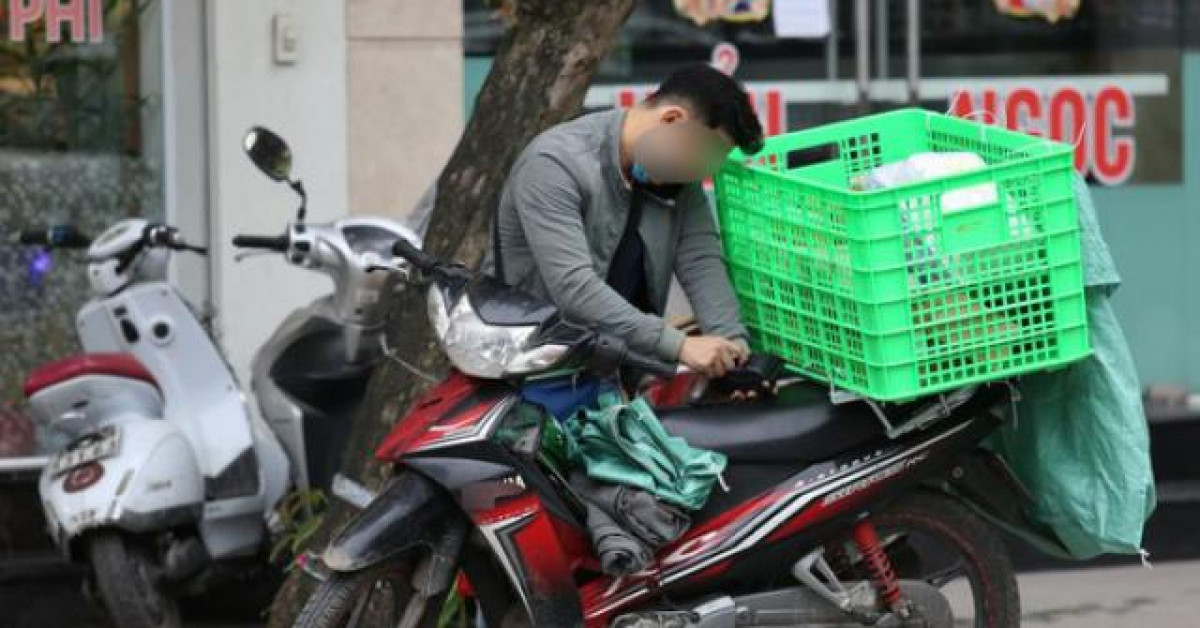 Bạn trẻ - Cuộc sống - Oái oăm chuyện giữa shipper và khách hàng: Kỳ lạ chàng shipper gọi cô gái là “vợ yêu của anh”