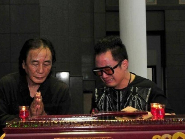 Đời sống Showbiz - Tùng Dương khóc nghẹn nhớ Phó Đức Phương: Chú ôm và hôn má tôi!