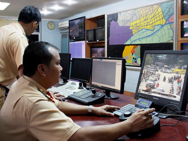 Tin tức trong ngày - TP.HCM: CSGT xử phạt qua camera hơn 10 tỉ đồng
