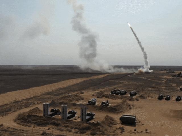 Media - Các hệ thống phòng không "vang danh" của Nga đẩy lùi cuộc không kích của "kẻ thù"