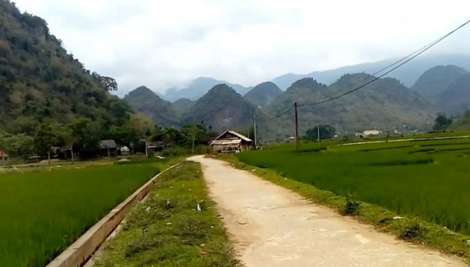 Xã Cắm Muộn cách trung tâm huyện miền núi Quế Phong (Nghệ An) khá xa. Ảnh: ĐL