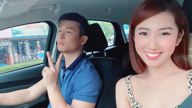 Dù phủ nhận hẹn hò nhưng Thúy Ngân thường xuyên chia sẻ hình ảnh đi chơi có mặt Trương Thế Vinh 