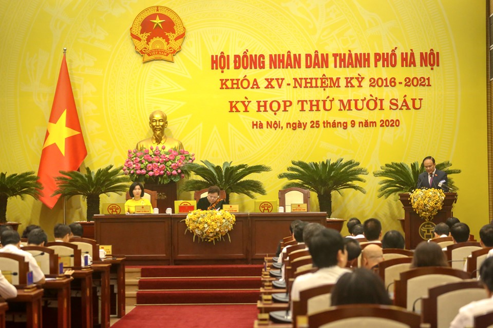 Các đại biểu dự phiên họp.