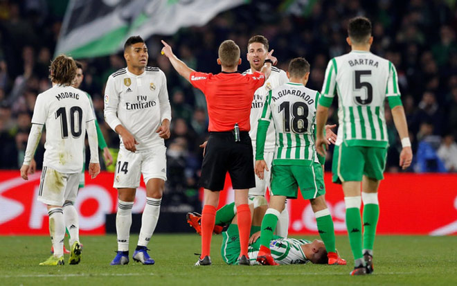 Trực tiếp bóng đá Real Betis - Real Madrid: Pha "đốt đền" tai hại - 24