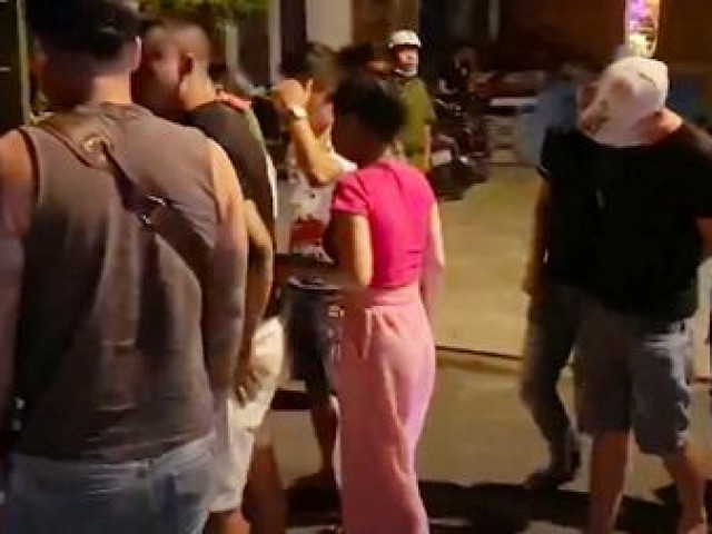 Pháp luật - Xử lý 33 “dân bay” sử dụng ma túy trong quán karaoke