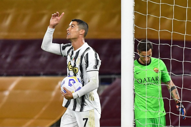 Không tưởng Ronaldo: Lại bật nhảy như "siêu nhân" ghi bàn cứu Juventus - 6