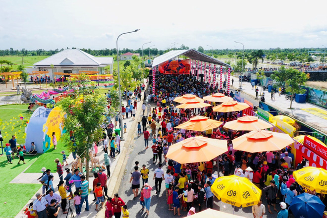Đông đảo khách tham quan Lễ Hội Trung Thu tại VietUc Varea