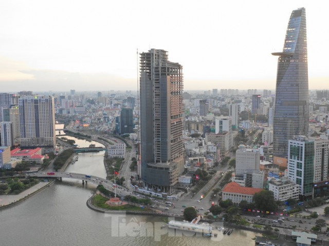 Kinh doanh - Cận cảnh cao ốc "đất vàng" ngàn tỉ rao bán vẫn ế