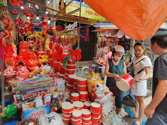 Thị trường - Tiêu dùng - Đồ chơi Trung thu truyền thống được ưa chuộng trở lại