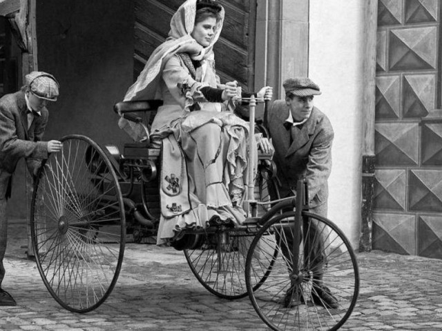 Ô tô - Chiếc ô tô đầu tiên trên thế giới đã được ra đời thế nào?