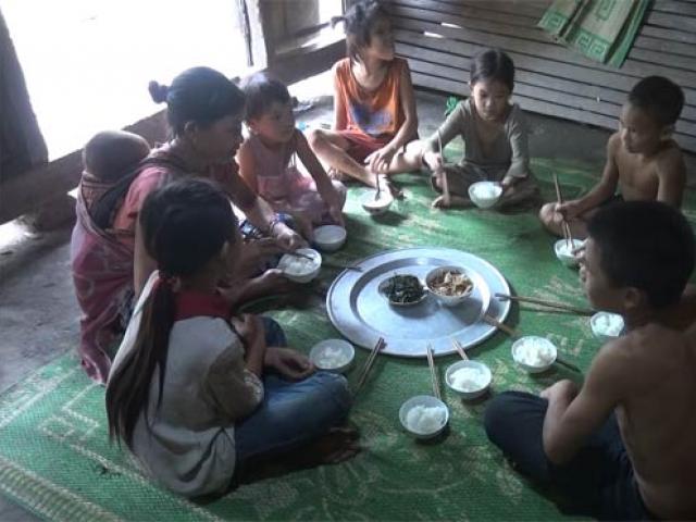 Chủ tịch xã phản hồi về thông tin 5 anh em ruột cùng học lớp 1 vì không có sổ hộ khẩu