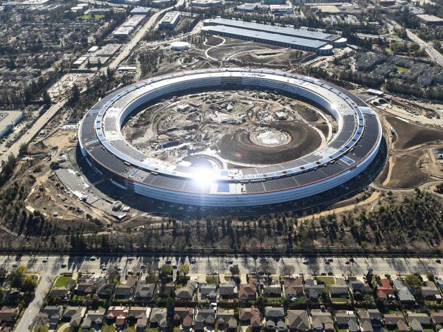 Media - Tòa nhà 5 tỷ USD như "tàu vũ trụ" là nơi "sinh ra" iPhone và nhiều siêu phẩm khác của Apple