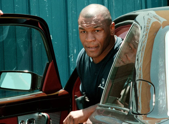 Mike Tyson từng tiêu tiền như rác trong thời kỳ đỉnh cao phong độ