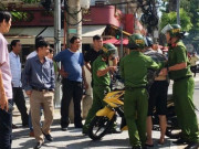 Pháp luật - Bị dừng xe kiểm tra, rút dao đâm trọng thương CSGT