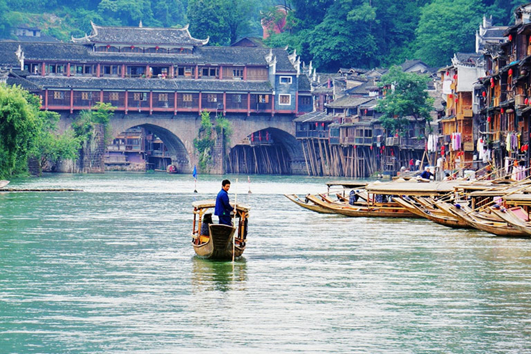 10 thị trấn cổ đẹp mê hồn tại Trung Quốc - 9