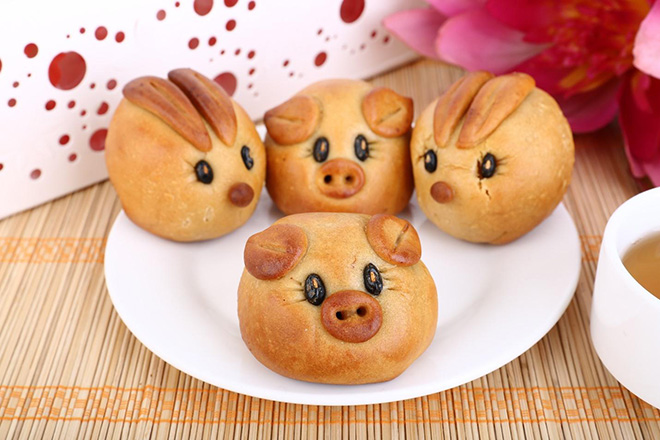 Bánh trung thu hình heo con ngộ nghĩnh gắn liền với ký ức tuổi thơ của nhiều thế hệ