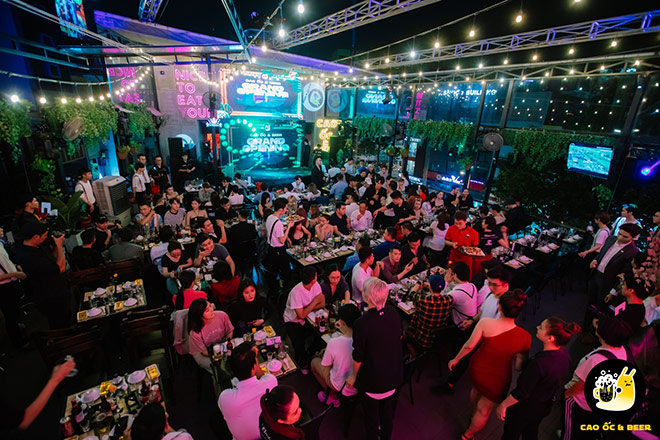 Quán ốc của những anh chàng cao trên 1m80 - 4