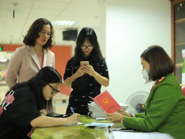 Tin tức trong ngày - Công an Hà Nội ra văn bản hỏa tốc về việc thu hồi sổ hộ khẩu