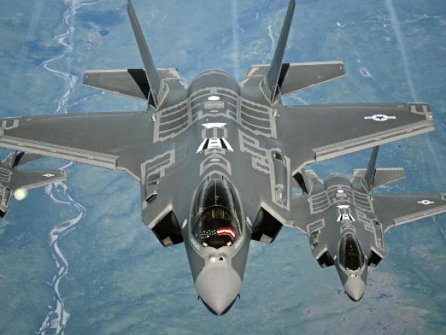 Thế giới - Quốc gia 200 năm chưa từng tham chiến chi tiền tấn mua chiến đấu cơ, tên lửa Mỹ