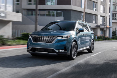 Kia Sedona 2022 ra mắt, bổ sung trang bị và bộ nhận diện thương hiệu...