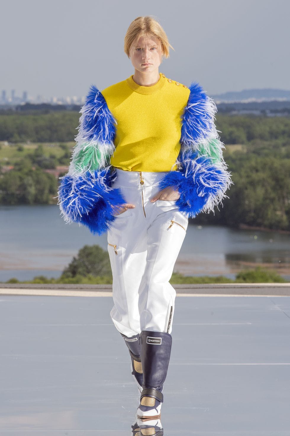 7 xu hướng ấn tượng từ các bộ sưu tập Cruise 2022 - 8