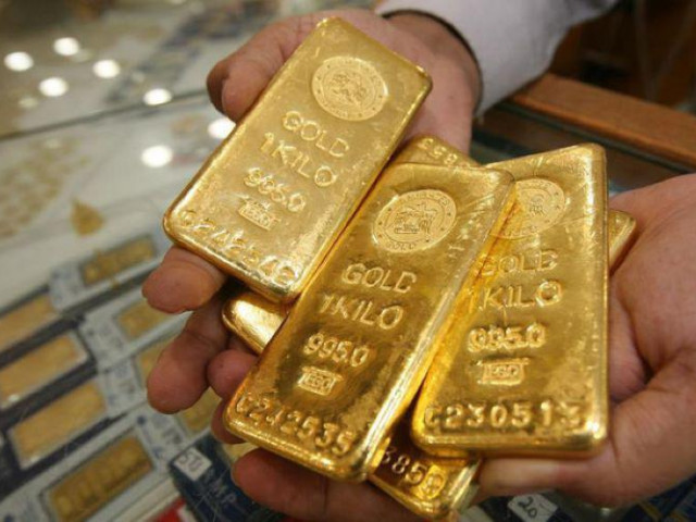 Kinh doanh - Nếu nắm giữ vàng 5 năm, mọi người đều lãi lớn