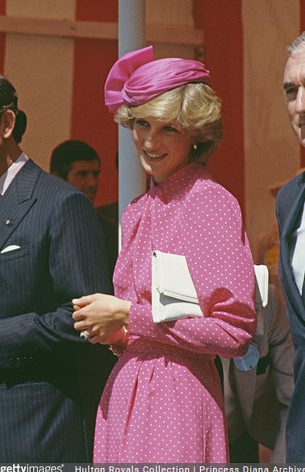 14 thiết kế váy áo màu hồng sành điệu của công nương Diana - 2
