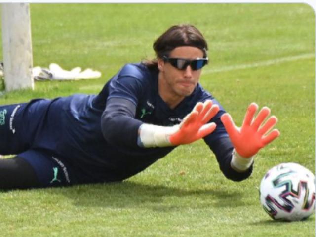 Bóng đá - Tin nóng EURO tối 2/7: ĐT Thụy Sĩ đeo kính râm tăng sức mạnh đấu Tây Ban Nha