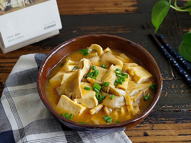 Ẩm thực - Không ngờ đậu phụ nấu với loại nấm này lại ăn thay cơm, chống ngán hiệu quả ngày nóng