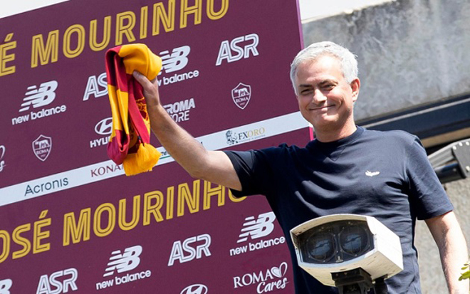 Mourinho hạnh phúc trong ngày ra mắt AS Roma