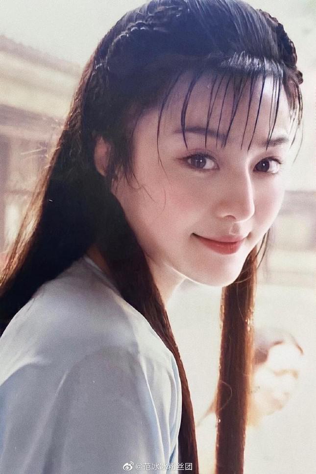 Bộ ảnh tuổi 20 đẹp ‘nức lòng’ chưa từng công bố của Phạm Băng Băng - 2
