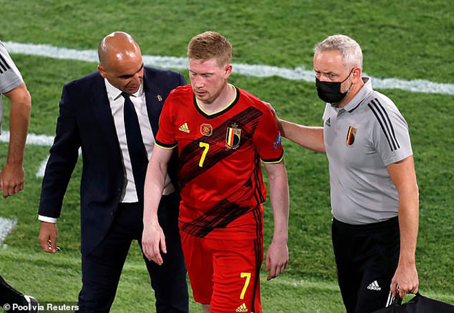 Dù bị rách dây chằng mắt cá chân nhưng De Bruyne vẫn bị HLV trưởng ĐT Bỉ Roberto Martinez ép ra sân đá chính trận tứ kết EURO 2020 gặp ĐT Italia hôm 3/7