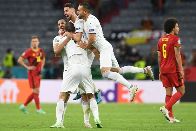 Dị thường cả 4 đội tuyển thắng tứ kết EURO đều mặc cùng một màu áo trắng - 4