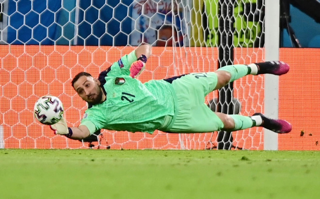 Gianluigi Donnarumma đang chơi hay tại EURO 2020