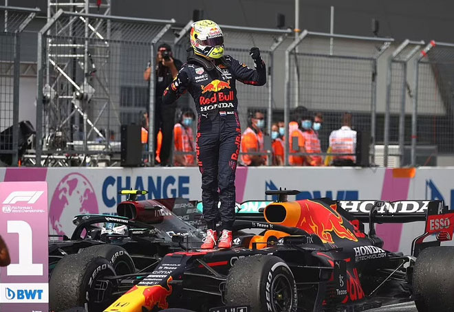 Max Verstappen có chặng đua thành công