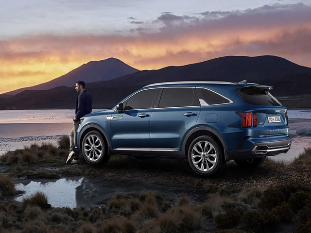 Ô tô - Kia Sorento 2022 ra mắt với logo mới, giá từ 620 triệu đồng
