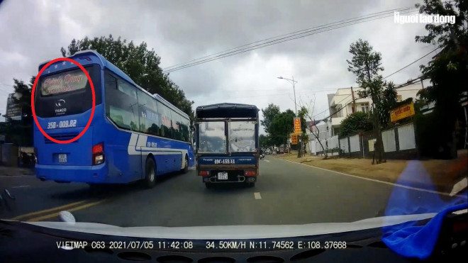 Hiện lực lượng chức năng tỉnh Lâm Đồng triệu tập tài xế xe khách vượt ẩu để xử lý nghiêm