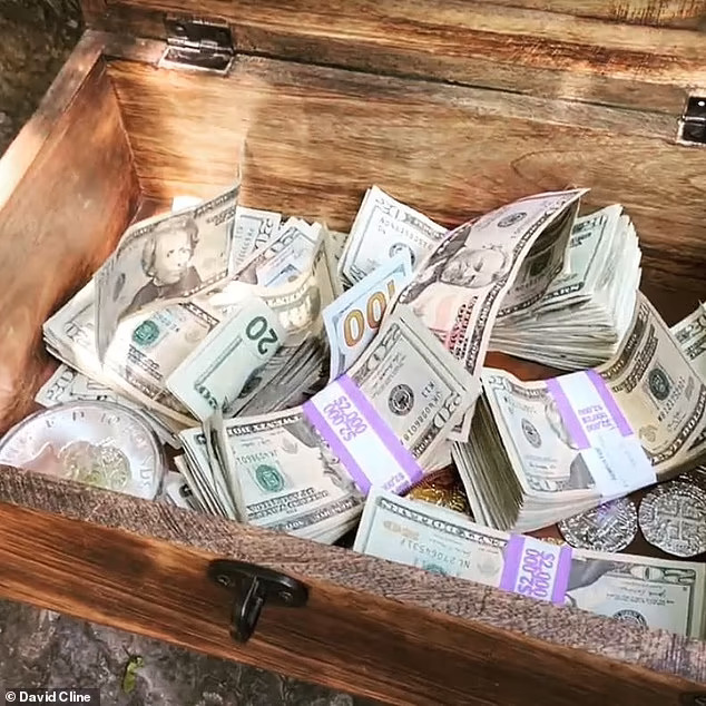 Kho báu được hai thanh niên trẻ chuẩn bị (Nguồn: Dailymail)