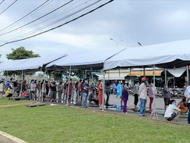 Tin tức trong ngày - Chợ Bình Điền nói "bất ngờ" trước vụ tranh nhau xin giấy xét nghiệm