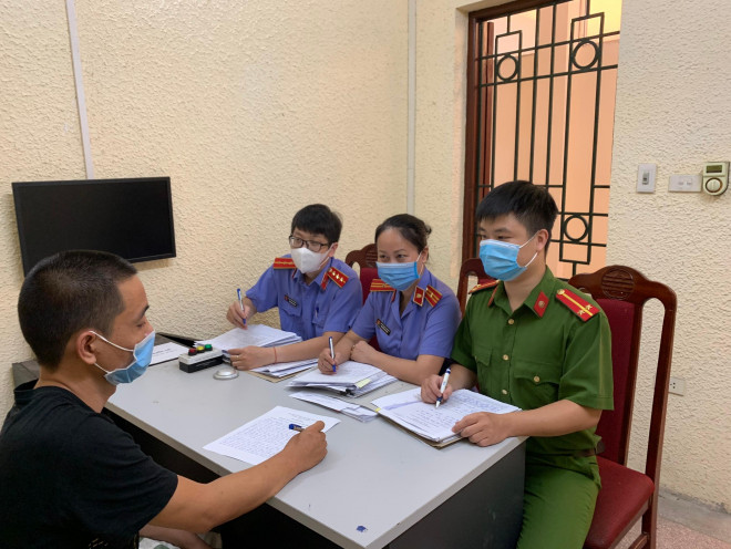 Cơ quan điều tra lấy lời khai của Nguyễn Ngọc Hưng