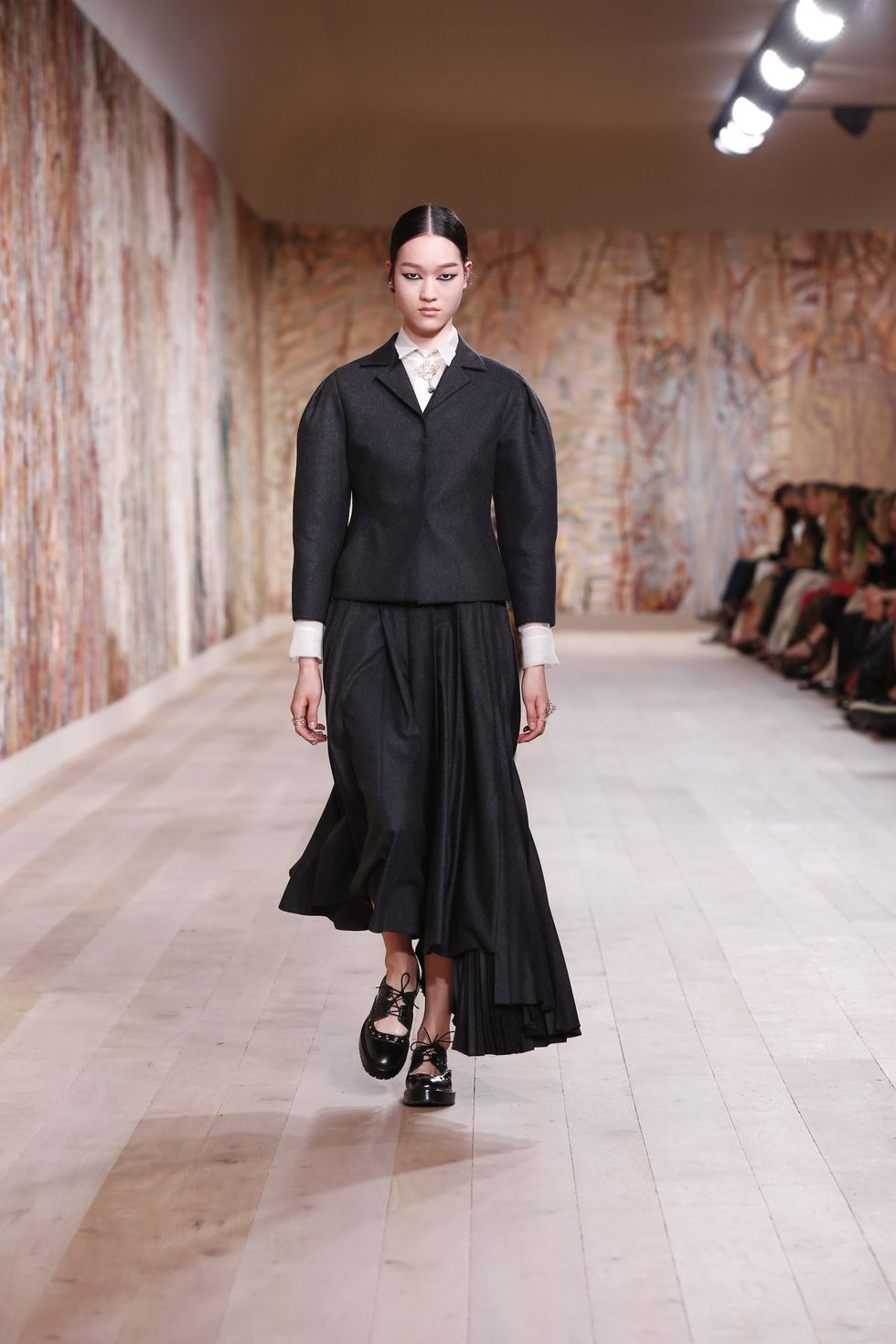 Maria Grazia Chiuri trở lại với Dior Haute Couture - 4