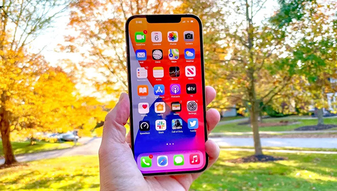 Xếp hạng những điện thoại tốt nhất nửa đầu năm 2021, iPhone 12 Pro Max vô địch - 3