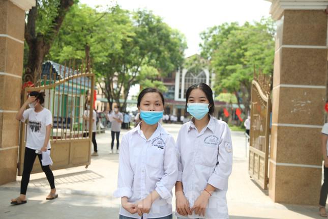 Xúc động nữ sinh Bắc Giang suốt ba năm đưa bạn đến trường - 2