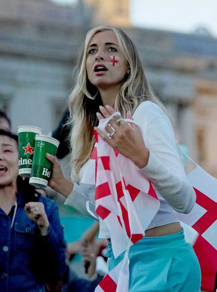 Các CĐV Anh tiêu thụ lượng bia rượu
khổng lồ đêm qua