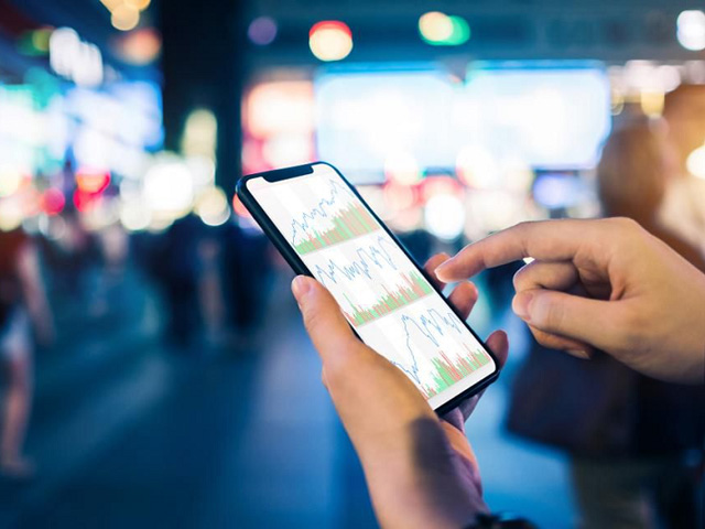 Kinh doanh - Liệu có “vô công rồi nghề” khi chỉ biết cầm điện thoại mà không đi làm?