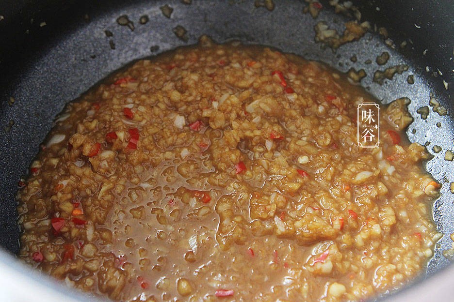 Cà tím hấp tỏi: Nguyên liệu giá rẻ, ngon &#34;quên lối về&#34; - 7